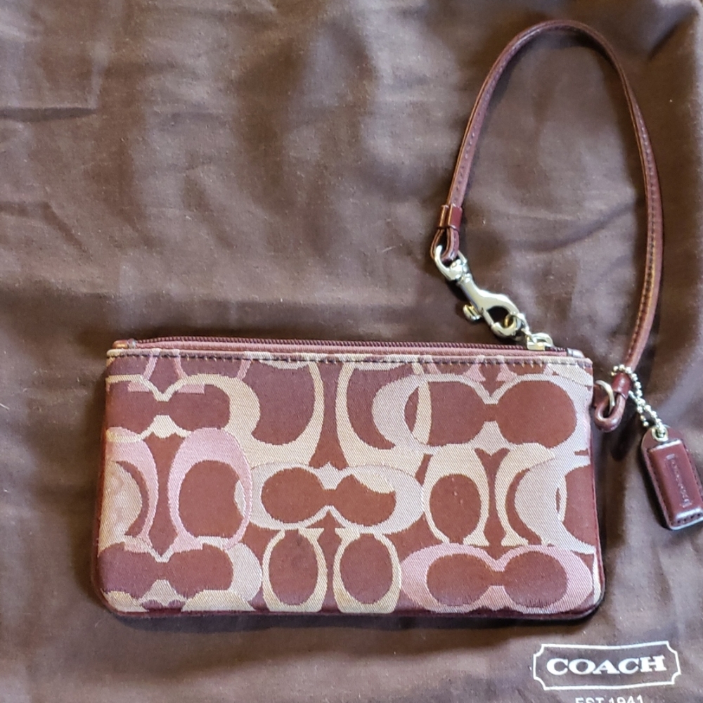 Coach - Picture 3 of 3